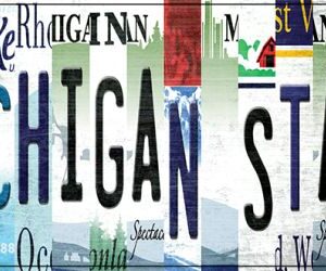 KC-13288 1.5 x 3 in. Michigan State Strip Art Novelty Metal Key Chain